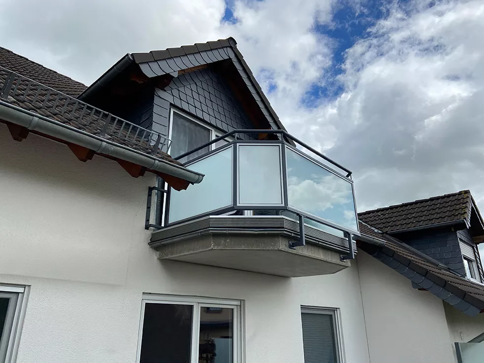 Glasgeländer außen