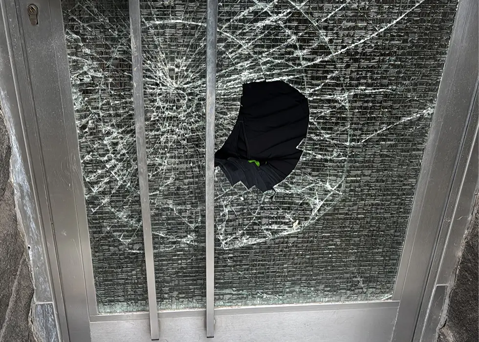 Reparatur Haustür Glasschaden